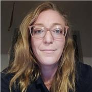 Notfallsanitäterin, die Berufspädagogik/Medizinpädagogik studiert